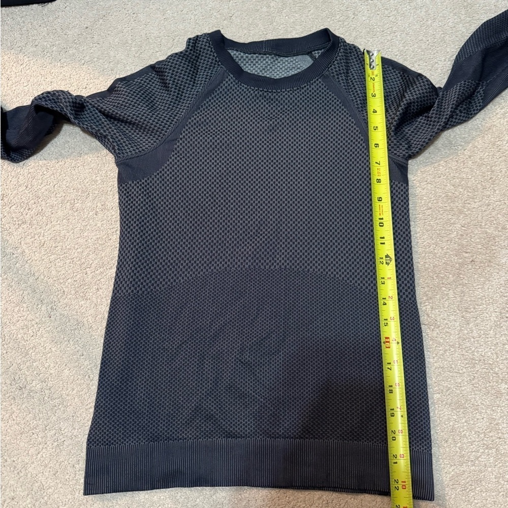 Lululemon restless pullover size 4 euc - Picture 6 of 6